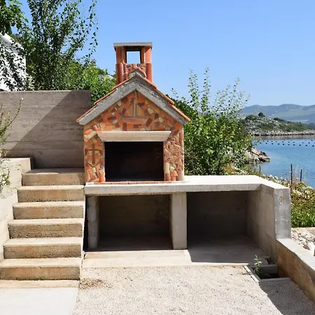 Josip Guest house *