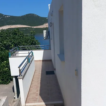 Josip Guest house *